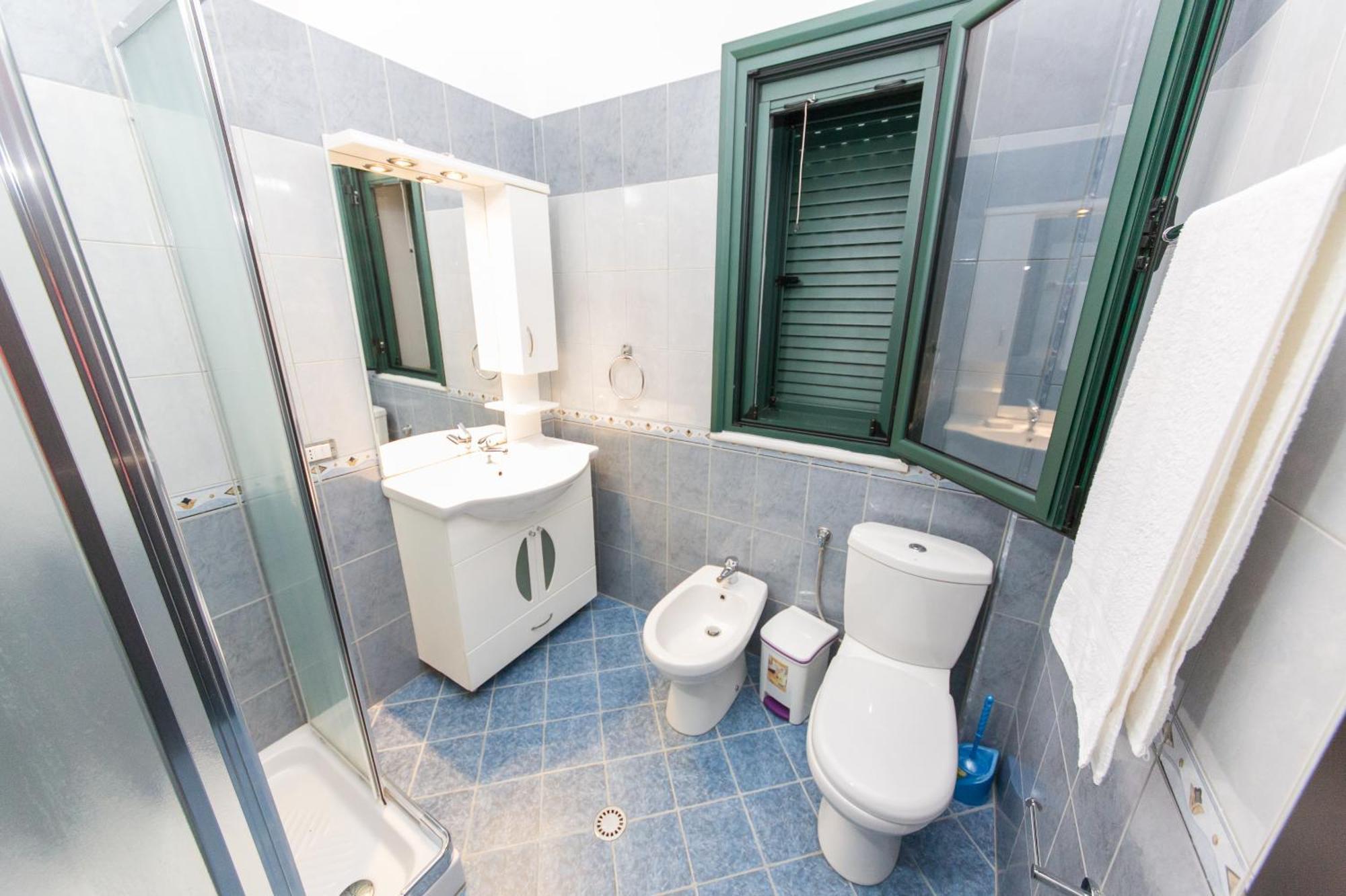 Hotel Artisti Vlorë Habitación foto