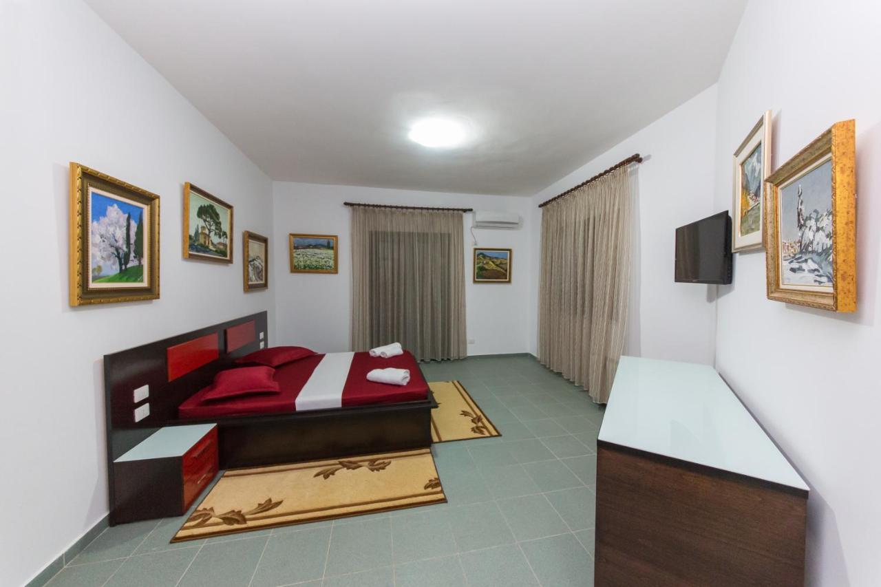 Hotel Artisti Vlorë Exterior foto