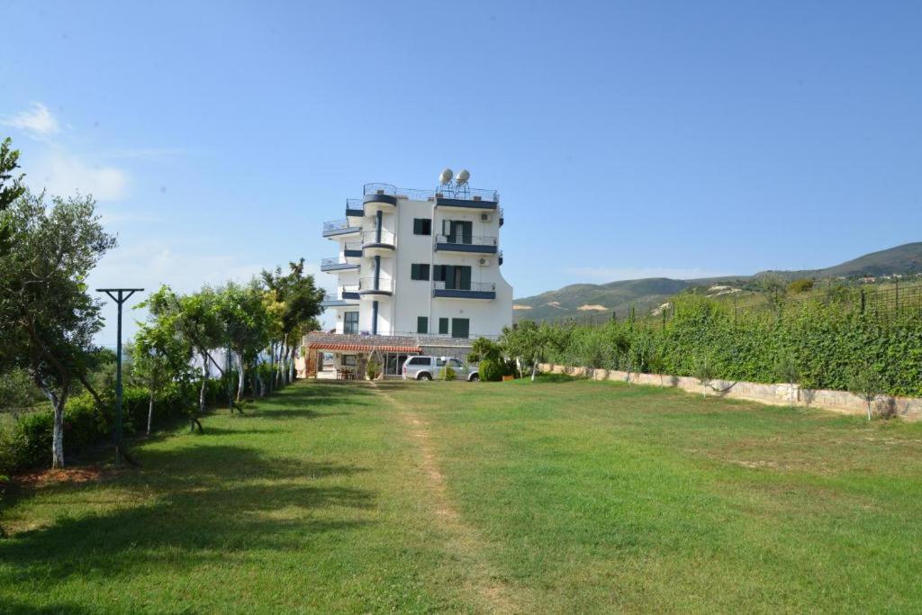 Hotel Artisti Vlorë Exterior foto