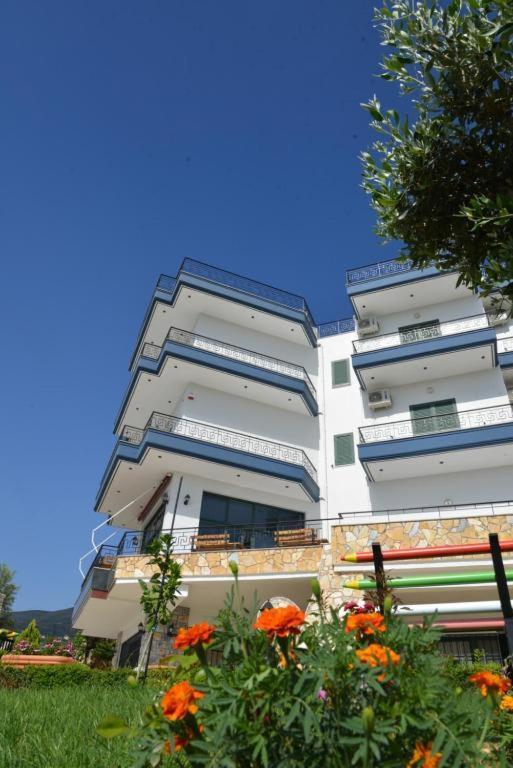 Hotel Artisti Vlorë Exterior foto